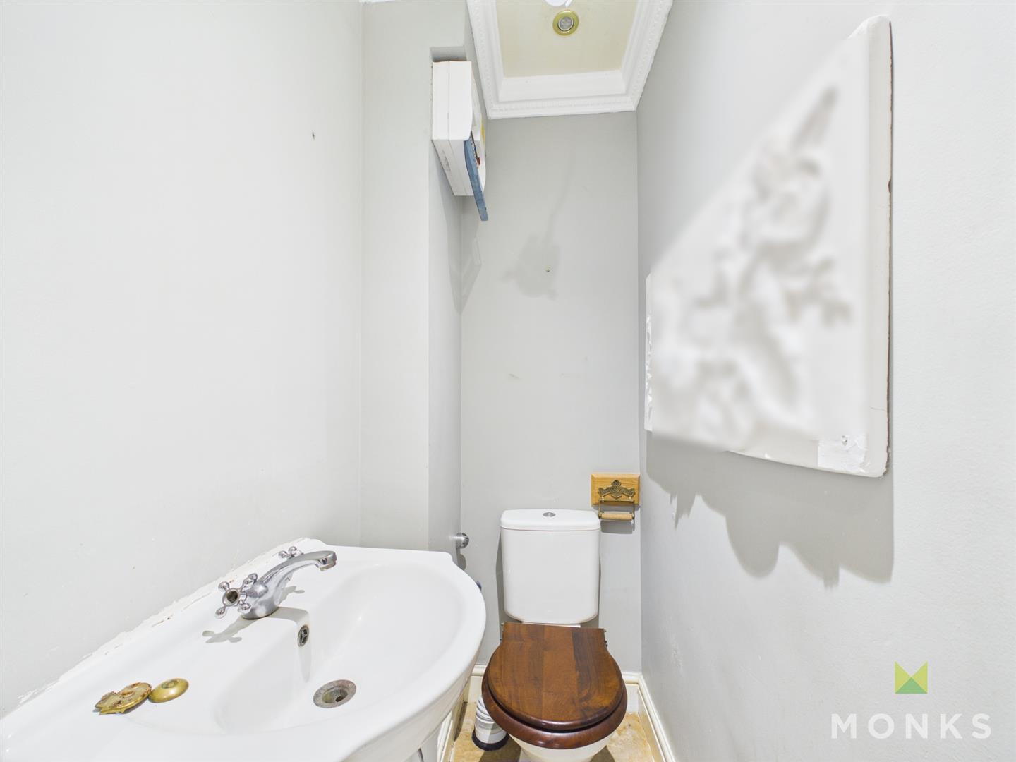 7 Bishopstone Mansions Town Walls, Shrewsbury, SY1 1UE For Sale